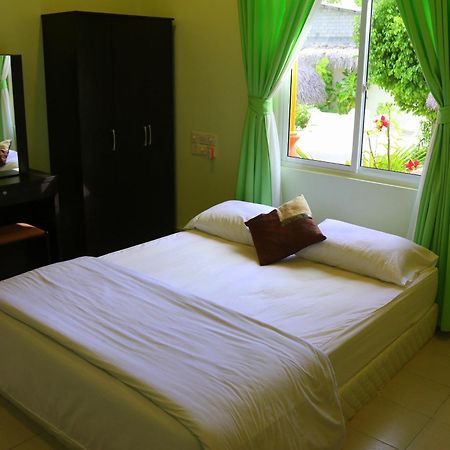 Ras Beach Inn Rasdhoo Екстер'єр фото