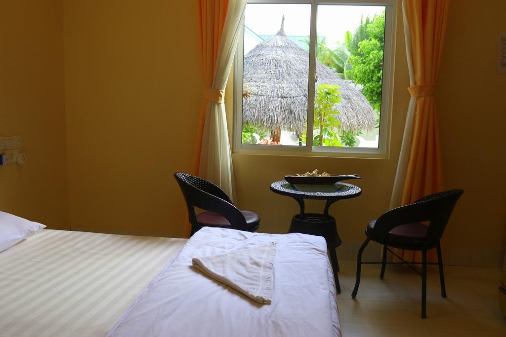 Ras Beach Inn Rasdhoo Екстер'єр фото