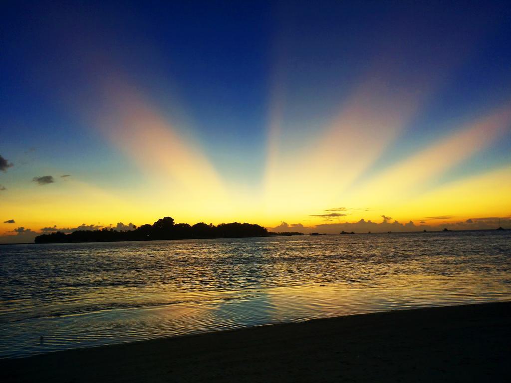 Ras Beach Inn Rasdhoo Екстер'єр фото